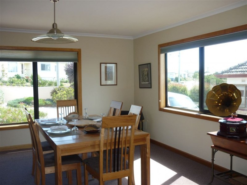 24 Ashwater Crescent, Penguin TAS 7316