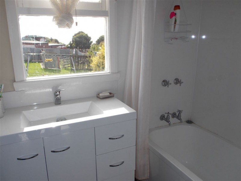 8 Fielding Street, Penguin TAS 7316