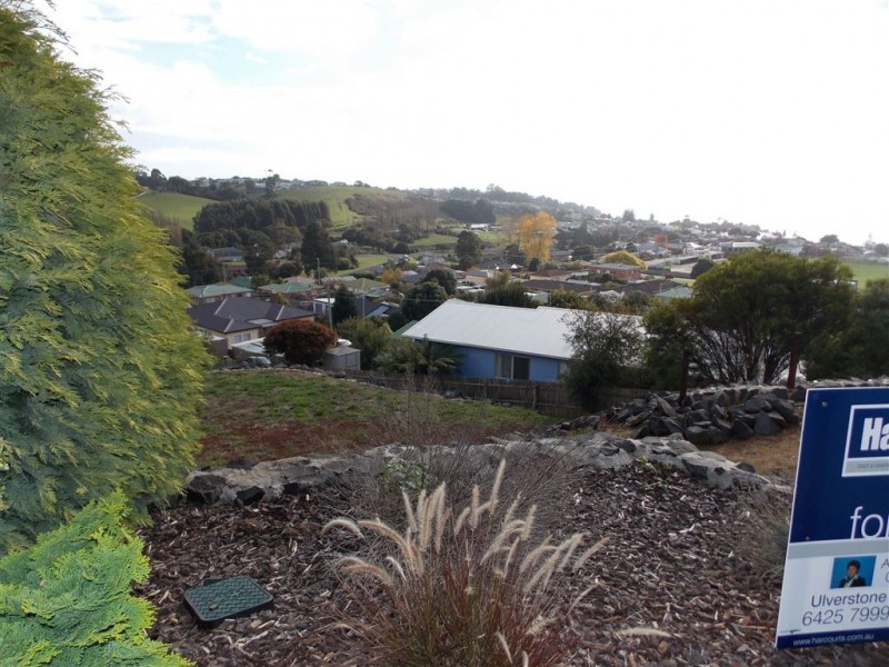 13 Quinn Street, Penguin TAS 7316
