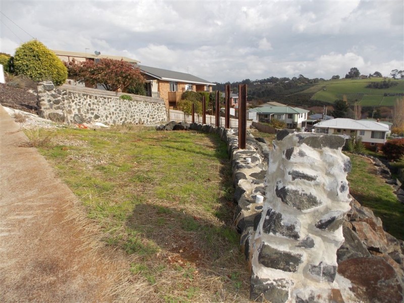 13 Quinn Street, Penguin TAS 7316