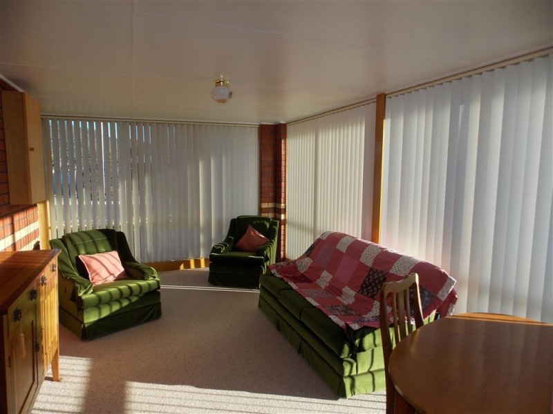 34 Seabreeze Ave, Sulphur Creek TAS 7316