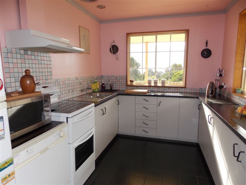 59 Deviation Road, Penguin TAS 7316