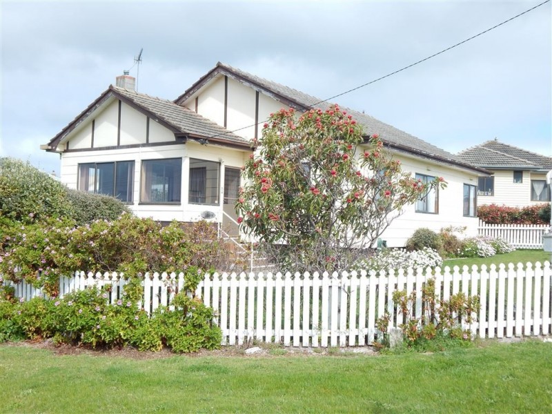 1 Ashwater Crescent, Penguin TAS 7316