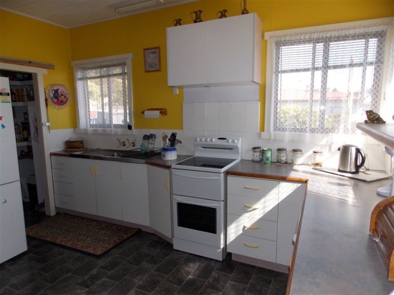 12 Arnold Street, Penguin TAS 7316