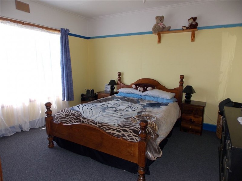 12 Arnold Street, Penguin TAS 7316
