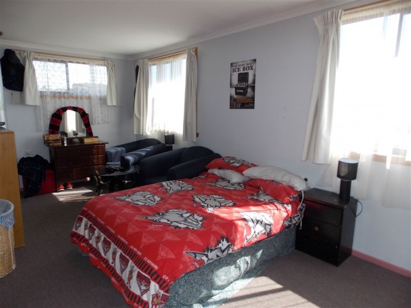 12 Arnold Street, Penguin TAS 7316