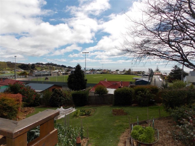 10 King Edward Street, Penguin TAS 7316