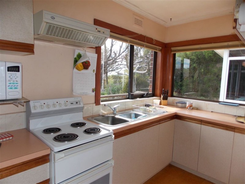 10 King Edward Street, Penguin TAS 7316