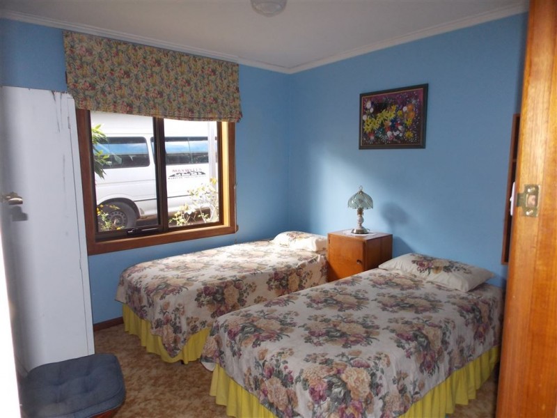 10 King Edward Street, Penguin TAS 7316