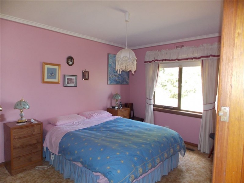 10 King Edward Street, Penguin TAS 7316