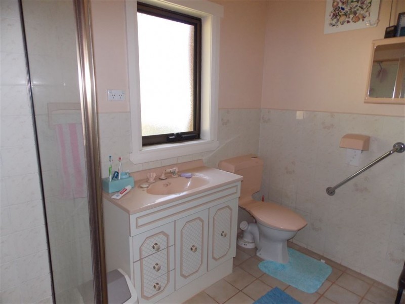 10 King Edward Street, Penguin TAS 7316