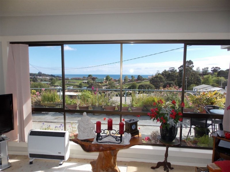40 South Road, Penguin TAS 7316