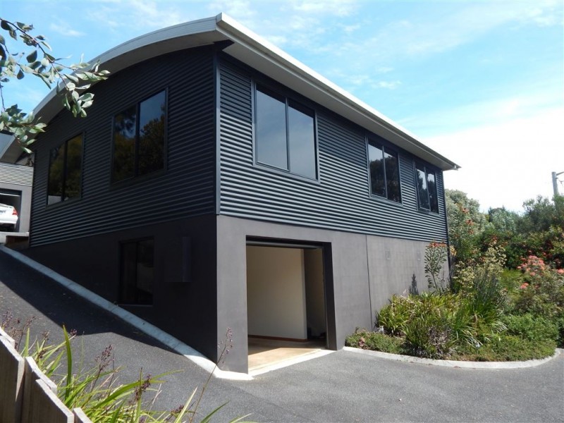 1/21 Deviation Road, Penguin TAS 7316