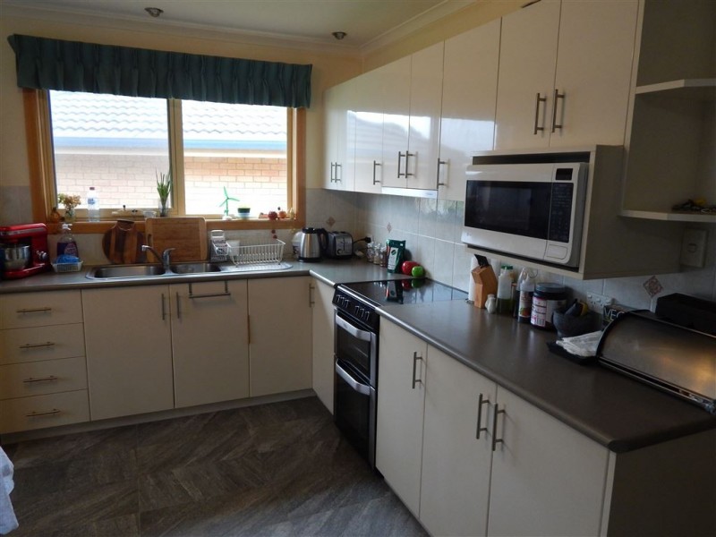 4/13 Main Road, Penguin TAS 7316