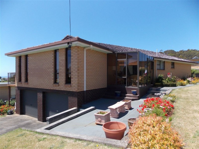 83 Ironcliffe Road, Penguin TAS 7316