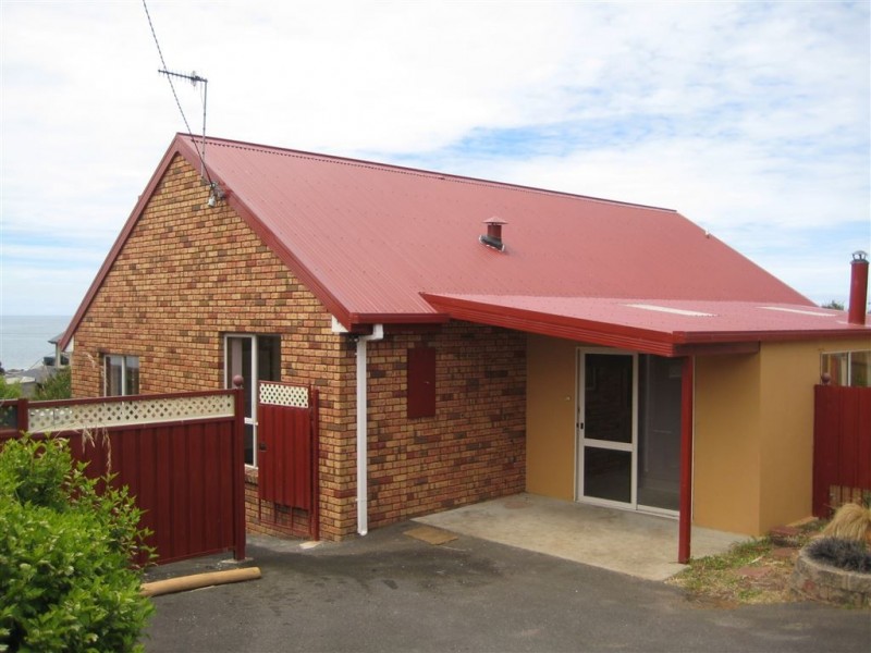 13 Hampson Street, Penguin TAS 7316