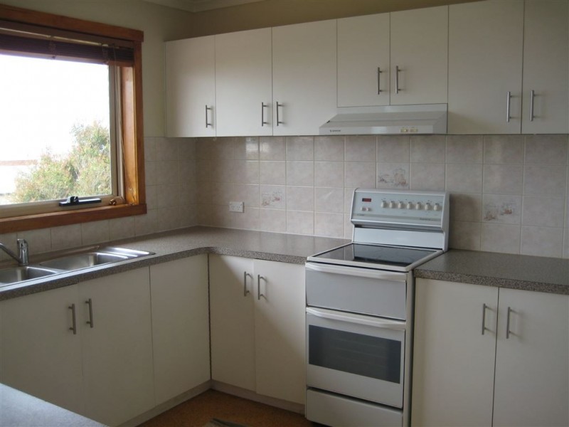 13 Hampson Street, Penguin TAS 7316