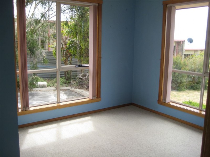 13 Hampson Street, Penguin TAS 7316