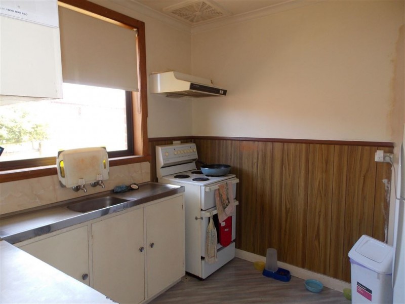 85 South Road, Penguin TAS 7316
