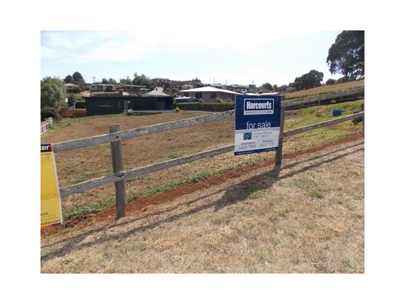 1 Southwood Avenue, Penguin TAS 7316