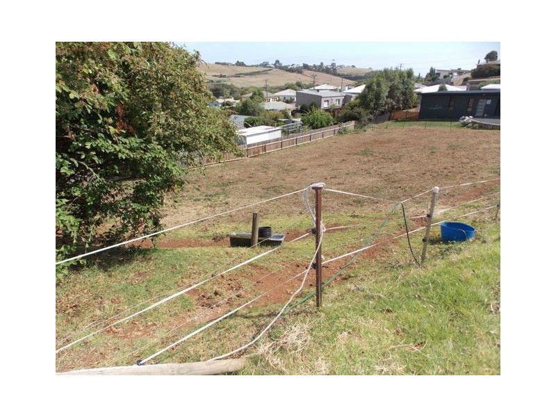 1 Southwood Avenue, Penguin TAS 7316