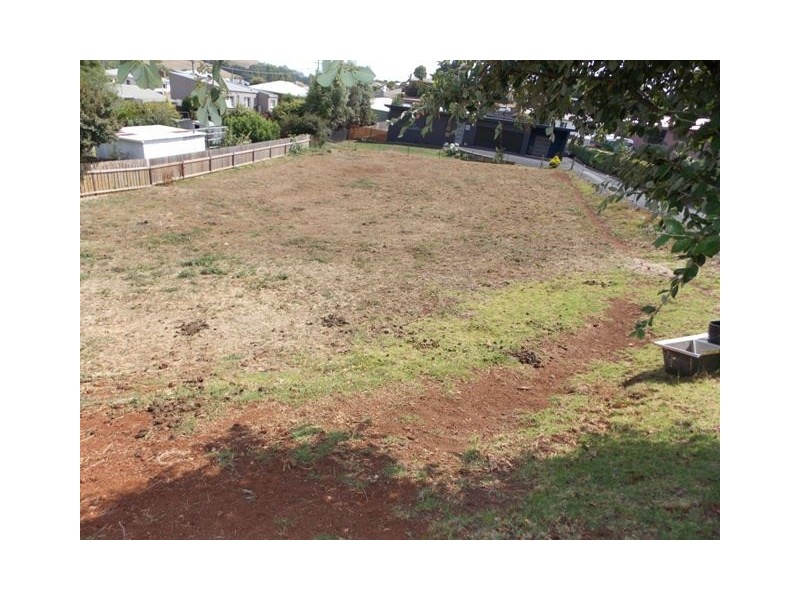 1 Southwood Avenue, Penguin TAS 7316