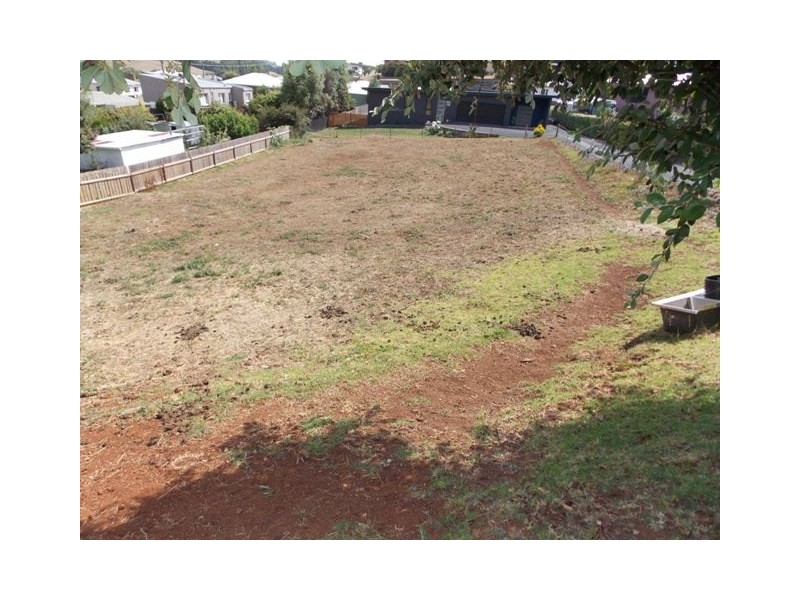 1 Southwood Avenue, Penguin TAS 7316