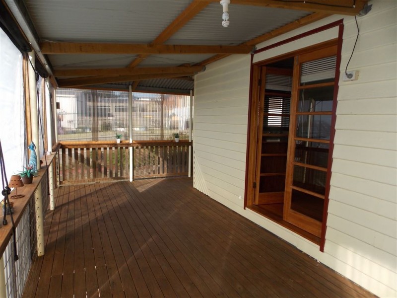 1 Pineleigh Street, Penguin TAS 7316