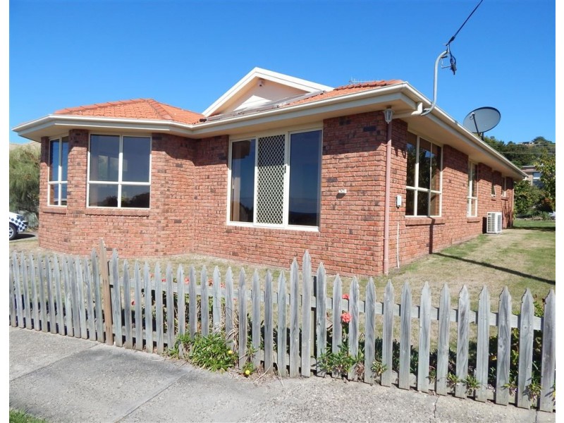 132 Main Road, Penguin TAS 7316