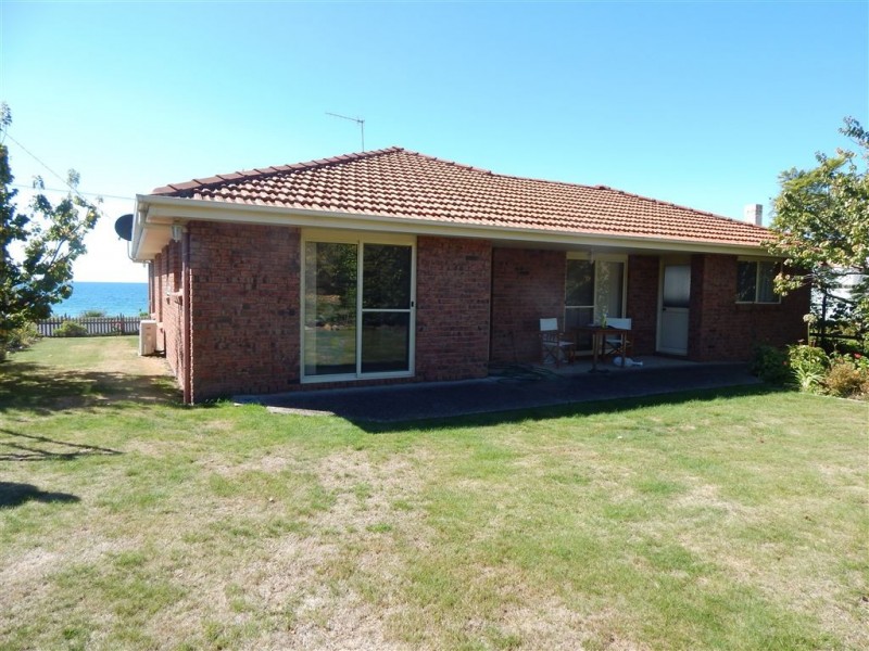132 Main Road, Penguin TAS 7316