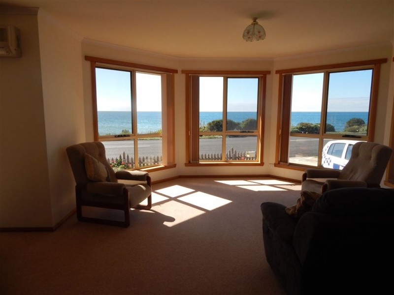 132 Main Road, Penguin TAS 7316