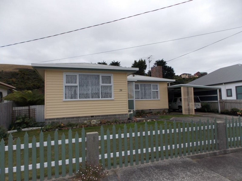 34 Coroneagh Street, Penguin TAS 7316