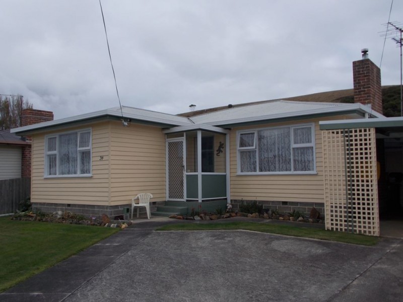 34 Coroneagh Street, Penguin TAS 7316