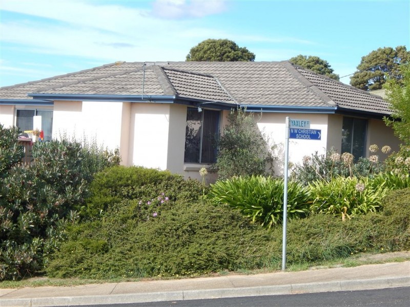 1 Yaxley Street, Penguin TAS 7316