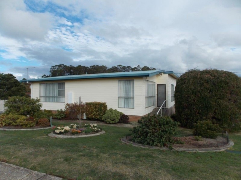 2 Quinn Street, Penguin TAS 7316