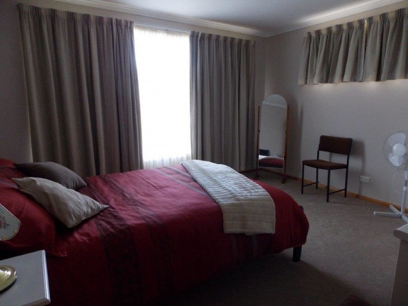 2 Quinn Street, Penguin TAS 7316