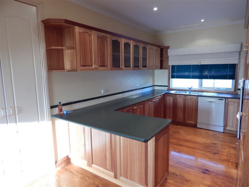 29 Crescent Street, Penguin TAS 7316