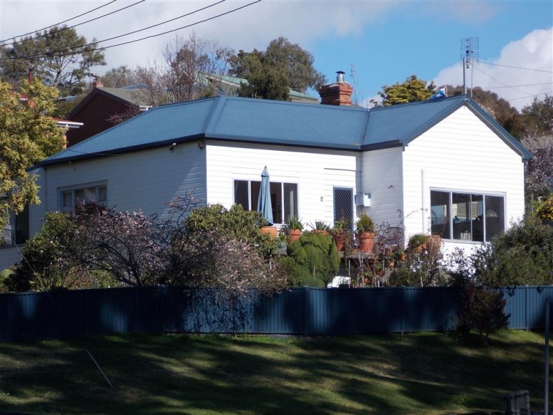 7 Walton Street, Penguin TAS 7316