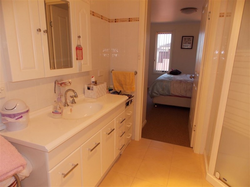 2/1 Long Street, Penguin TAS 7316