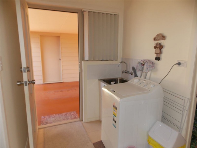 2/1 Long Street, Penguin TAS 7316