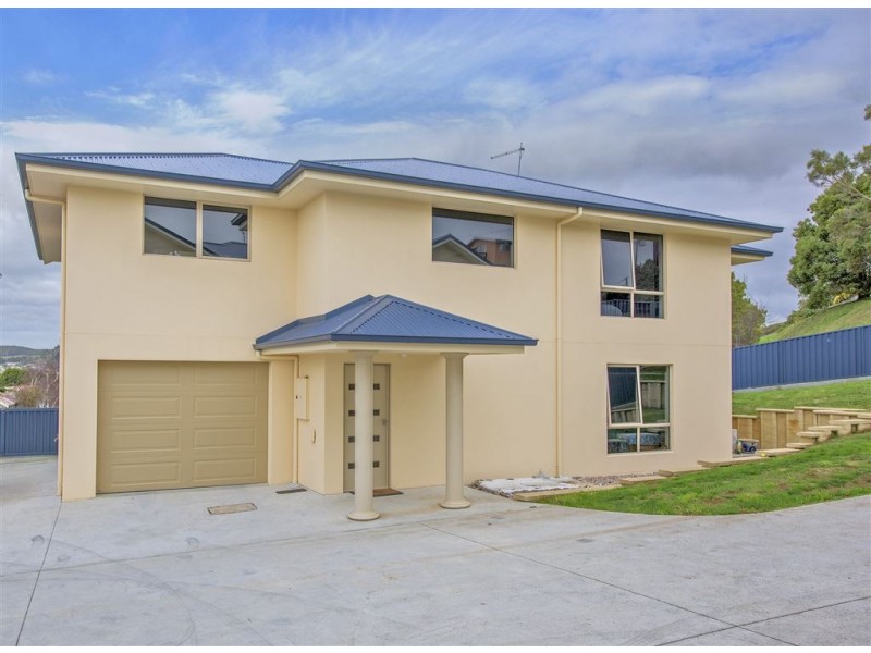 5/20 Main Road, Penguin TAS 7316