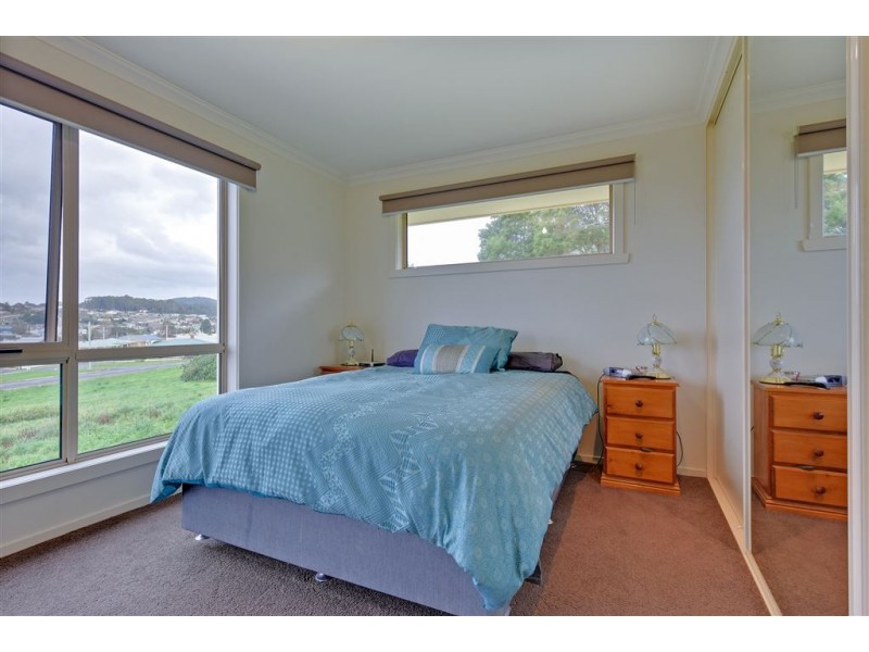 5/20 Main Road, Penguin TAS 7316