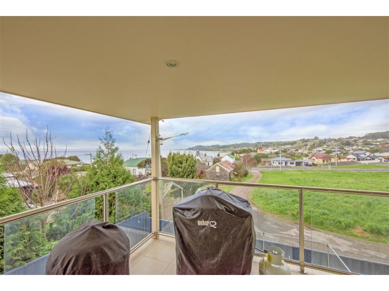 5/20 Main Road, Penguin TAS 7316