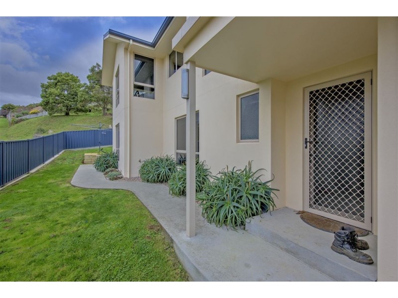 5/20 Main Road, Penguin TAS 7316