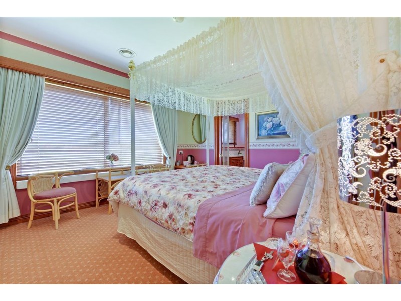 141 Penguin Road, West Ulverstone TAS 7315