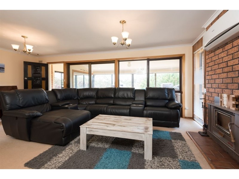 5 Evelyn Street, Penguin TAS 7316