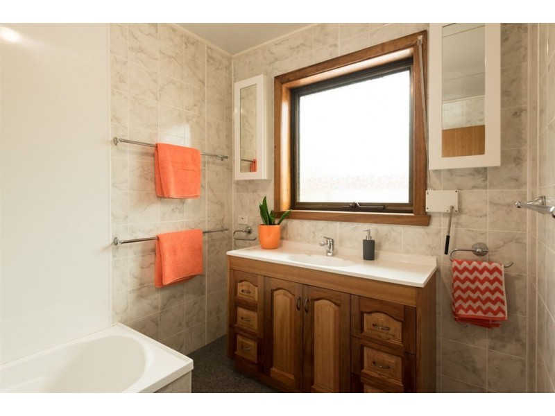 5 Evelyn Street, Penguin TAS 7316