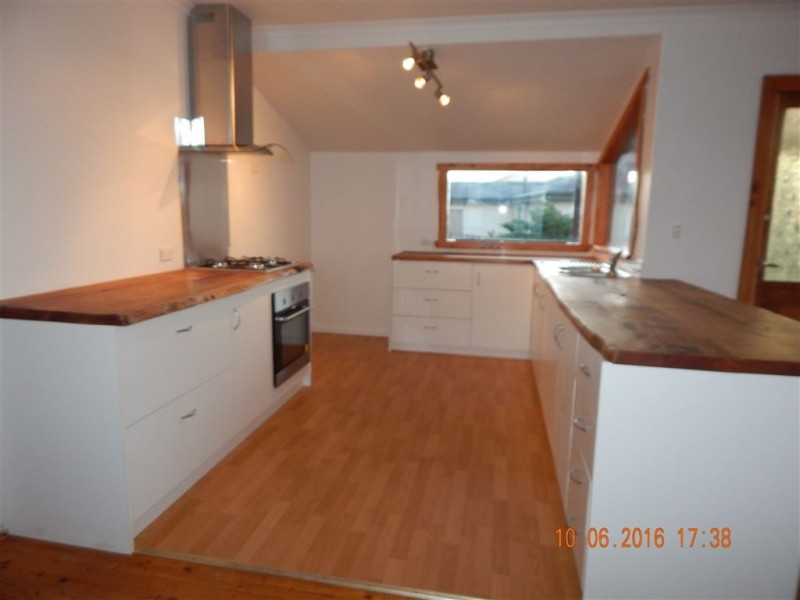 152 Main Road, Penguin TAS 7316