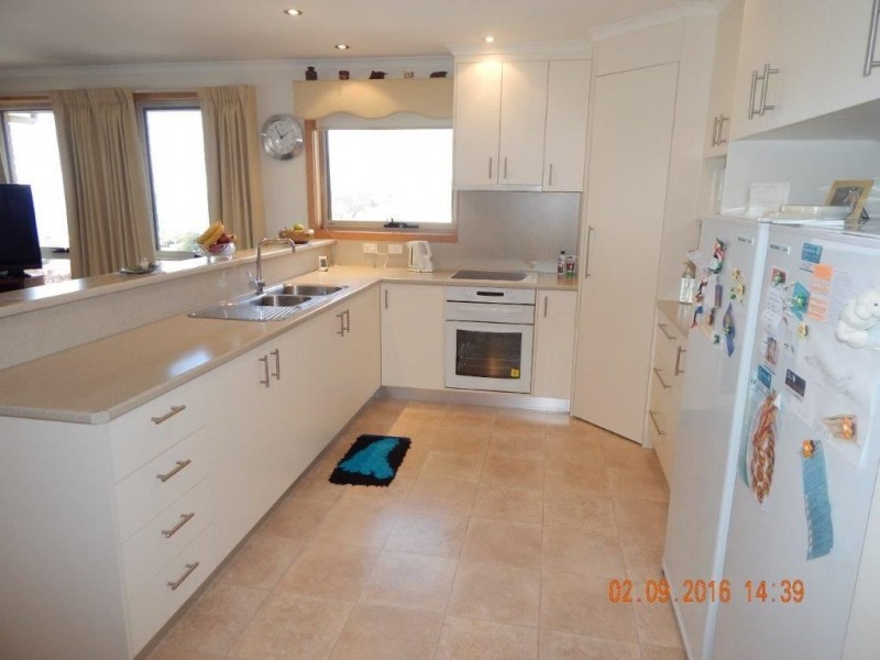 5 Long Street, Penguin TAS 7316