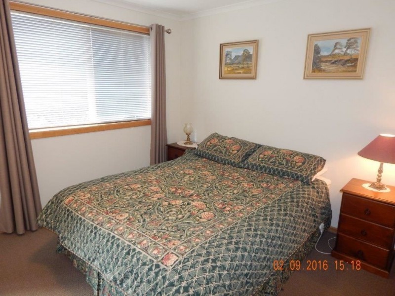 5 Long Street, Penguin TAS 7316